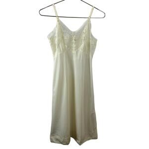 VINTAGE Top Form Ivory Lace Trim Sleep Dress Slip Lingerie VTG Nylon 32 Regular